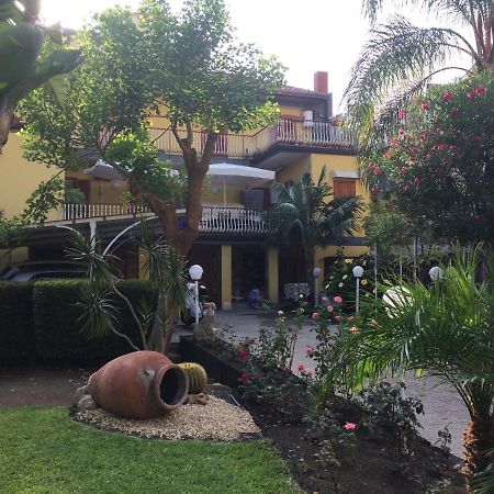 הוילה קטאניה Casa Delle Rose מראה חיצוני תמונה