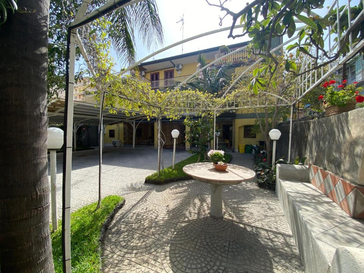 הוילה קטאניה Casa Delle Rose מראה חיצוני תמונה