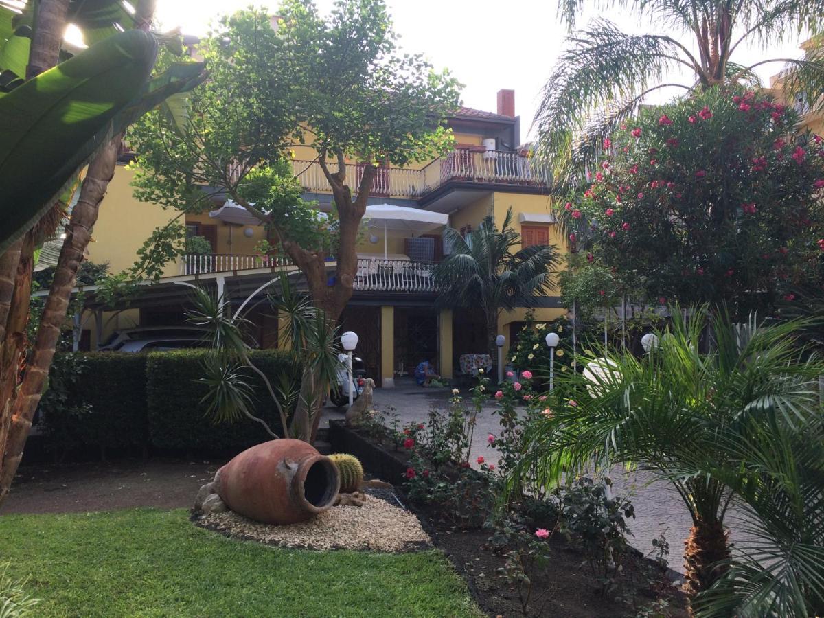 הוילה קטאניה Casa Delle Rose מראה חיצוני תמונה